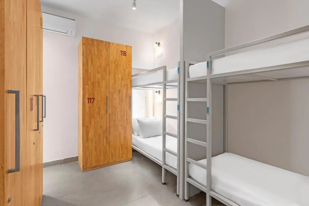 Bedzzz Varanasi By Leisure Hotels, 1 Km From Dashwasamedh Ghat India