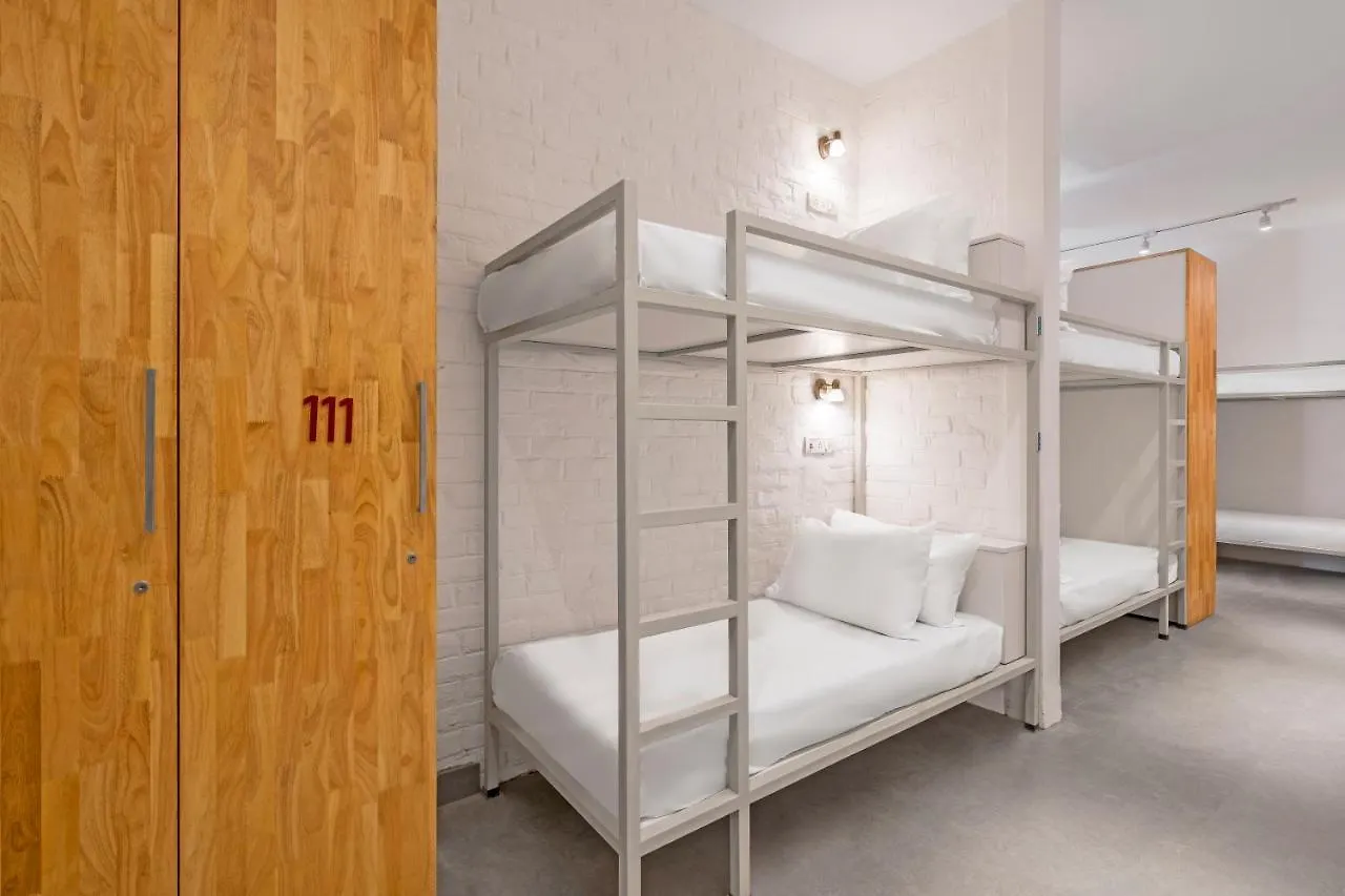 *** Hotel Bedzzz Varanasi By Leisure Hotels, 1 Km From Dashwasamedh Ghat India